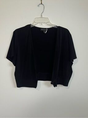 connected apparel Black Open-Front Short Cardigan Shrug